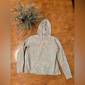 Women’s hooded sweater